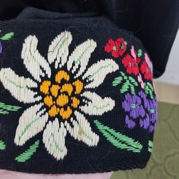 Vtg 70s Cirette black sleeveless jersey embroidered floral hem maxi dress - Picture 8 of 9